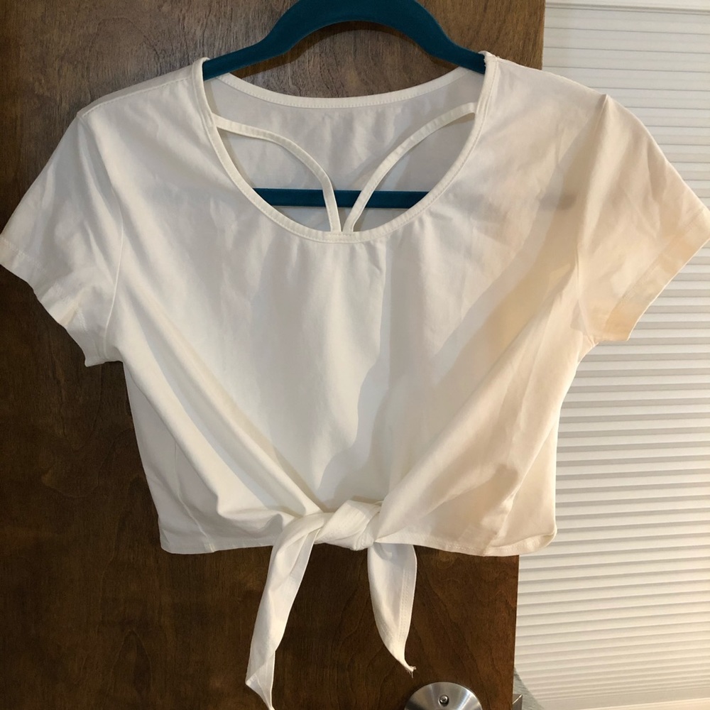 NWOT white crop top front knot